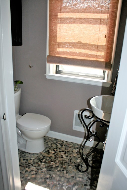 2 Chevy Chase Road Worcester, MA 01606 - Photo 8 of 17 Gallery Image 8