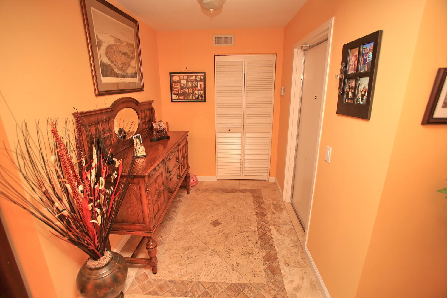 277 North Ocean Boulevard, Unit 202 Boca Raton, FL 33432 - Photo 4 of 25 277 N Ocean Blvd Unit 202-large-004-12-