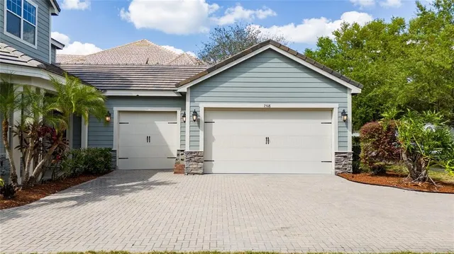 a front view of house with yard