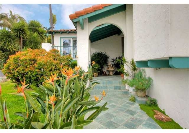 373 Sunset Drive Encinitas, CA 92024 - Photo 3 of 9