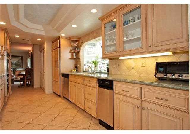 373 Sunset Drive Encinitas, CA 92024 - Photo 4 of 9