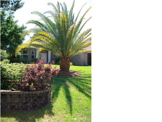 2555 Cove Road Navarre, FL 32566 - Photo 3 of 32