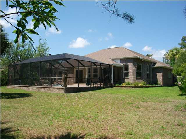 2555 Cove Road Navarre, FL 32566 - Photo 10 of 32