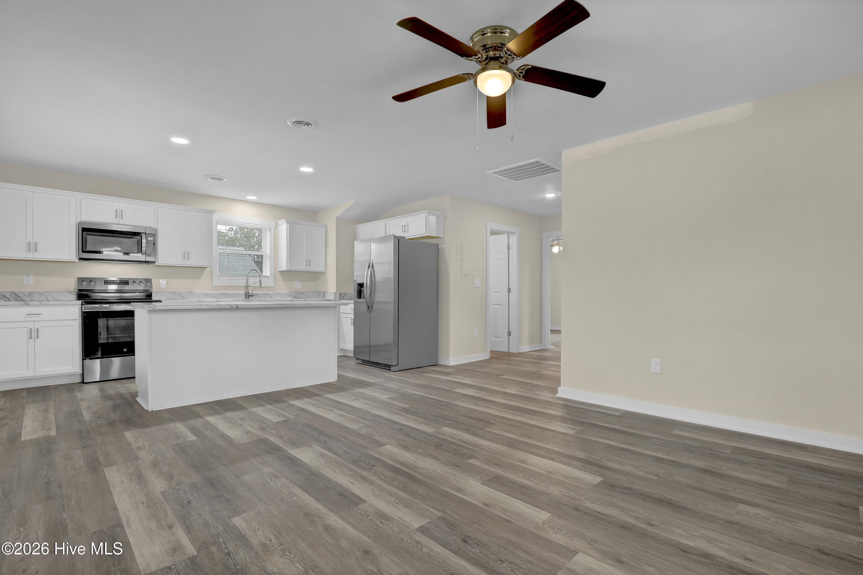431 Morris Landing Road Holly Ridge, NC 28445 - Photo 5 of 32 6G8A5328