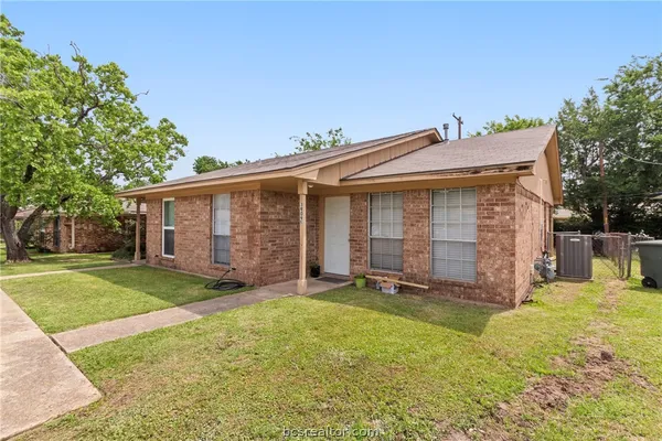 $279,900 | 3909 Olive Street, Bryan, TX 77801