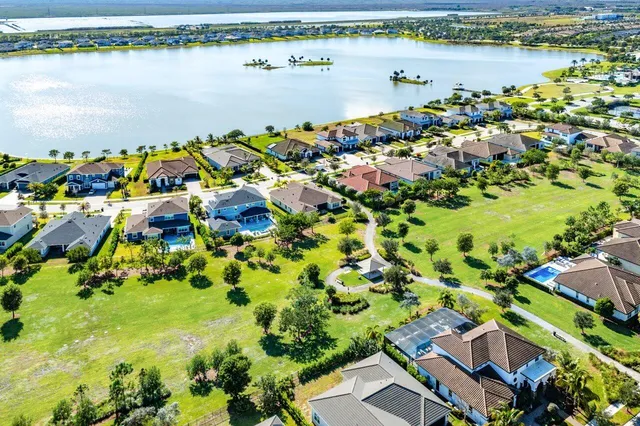 $875,000 | 940 Hookline Circle, Loxahatchee, FL 33470