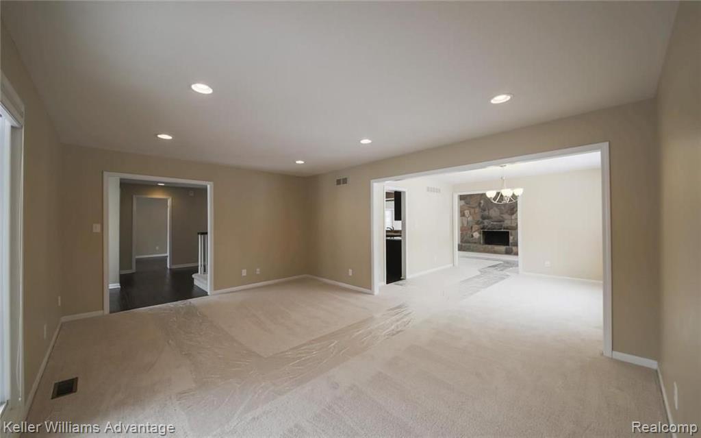 36932 Fox Run Farmington Hills, MI 48331 - Photo 9 of 37