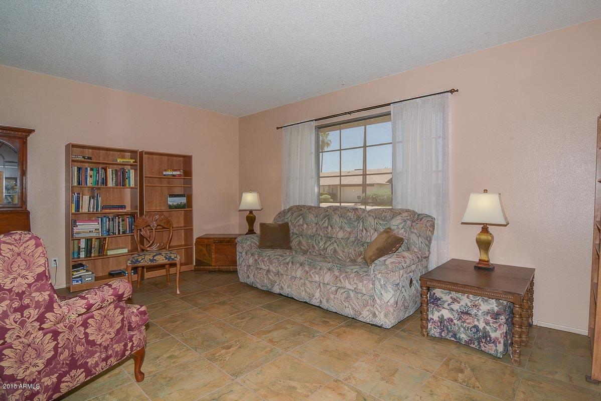 5254 West Redfield Road Glendale, AZ 85306 - Photo 3 of 28 Living Room