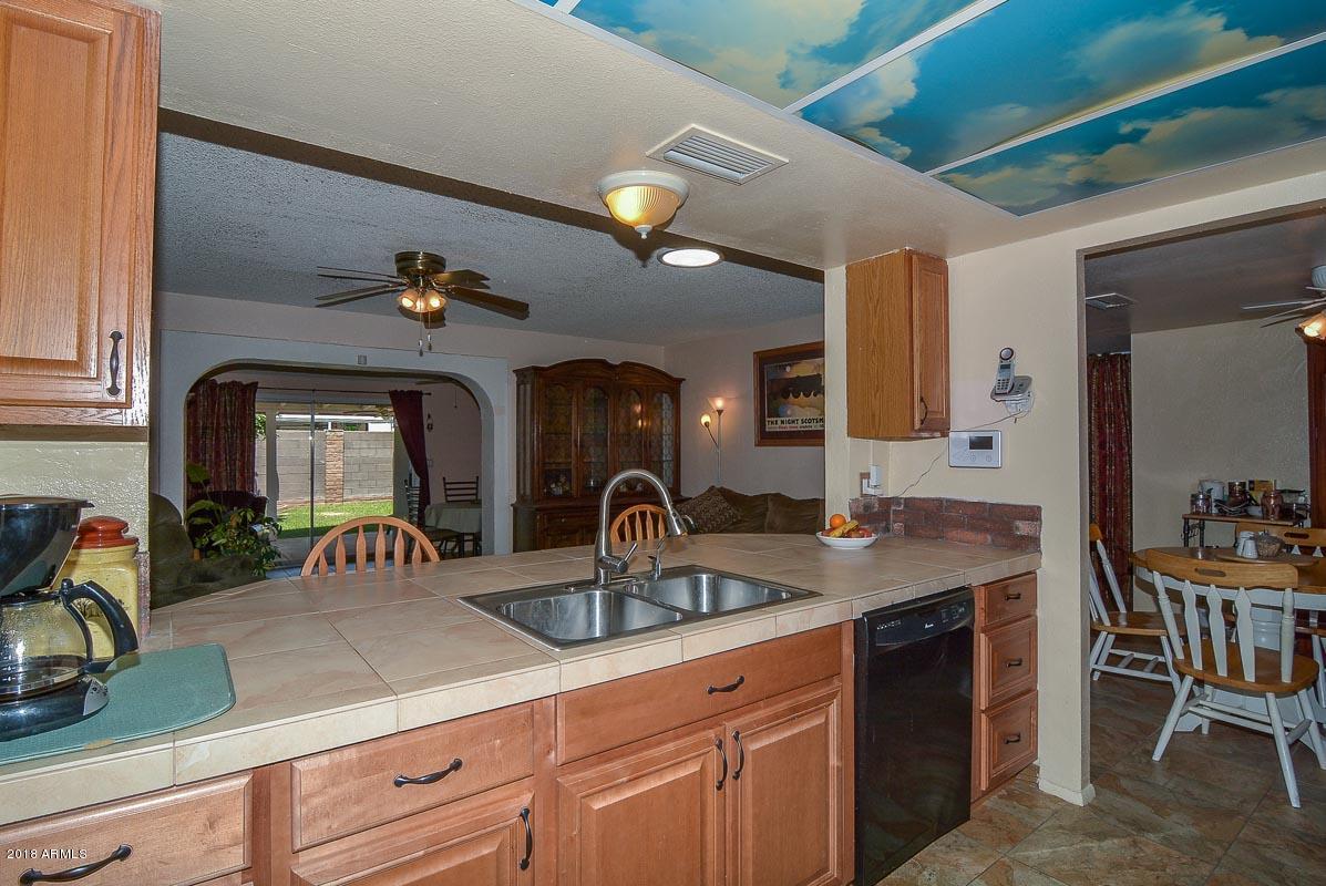 5254 West Redfield Road Glendale, AZ 85306 - Photo 10 of 28 Kitchen3