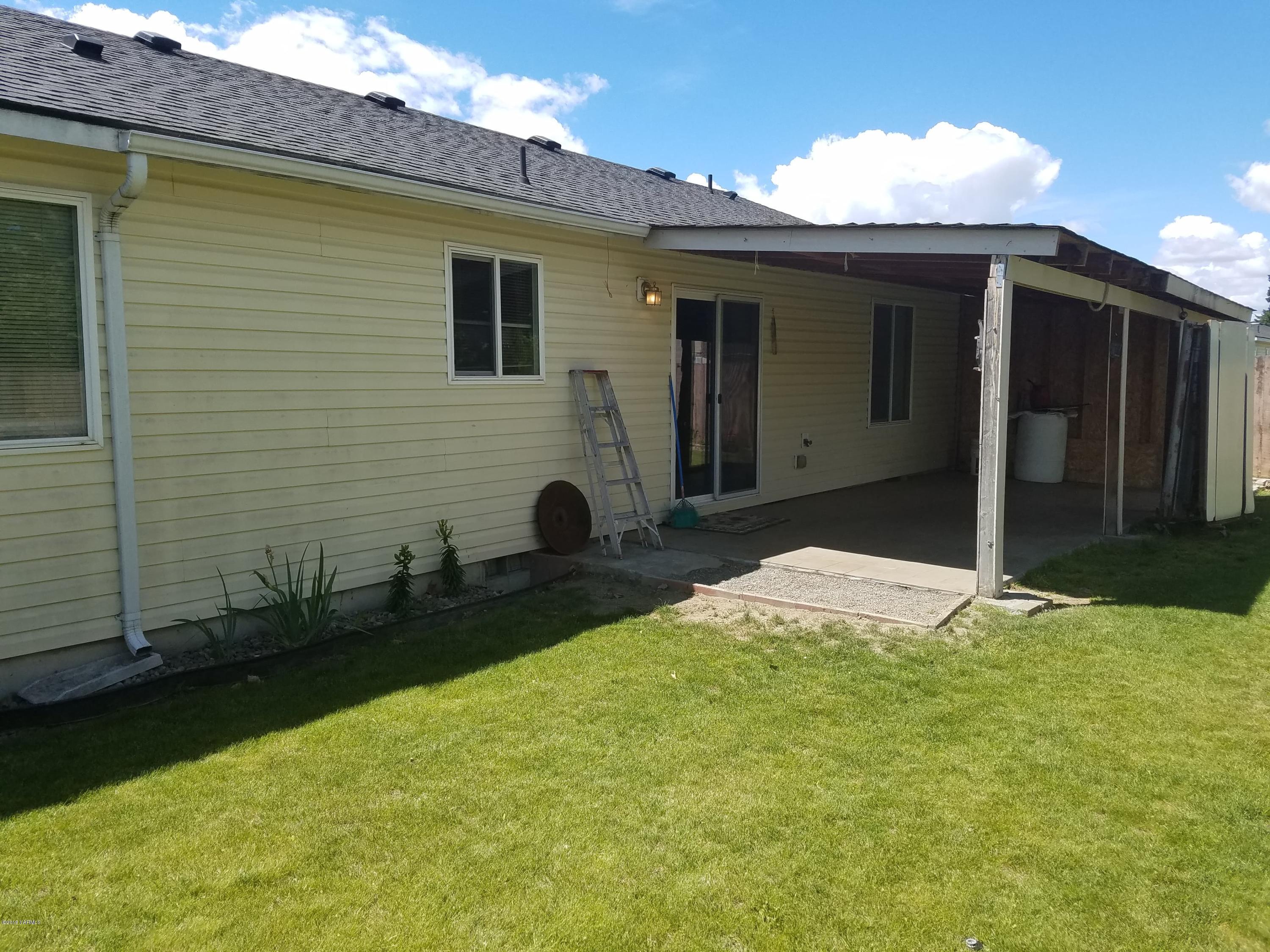 707 Highland Road Grandview, WA 98930 - Photo 2 of 14 62327502_592520547902211_455261417640453