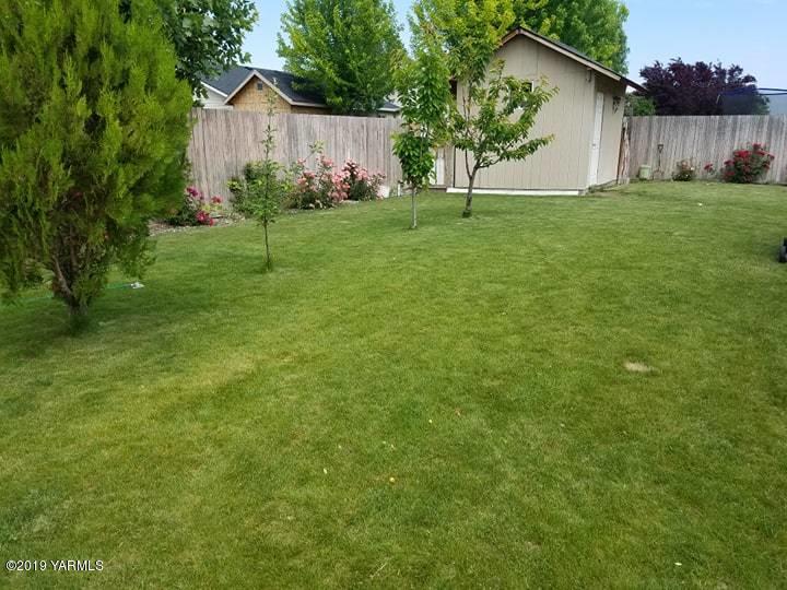707 Highland Road Grandview, WA 98930 - Photo 4 of 14 61349503_2368524320072016_75900781970398