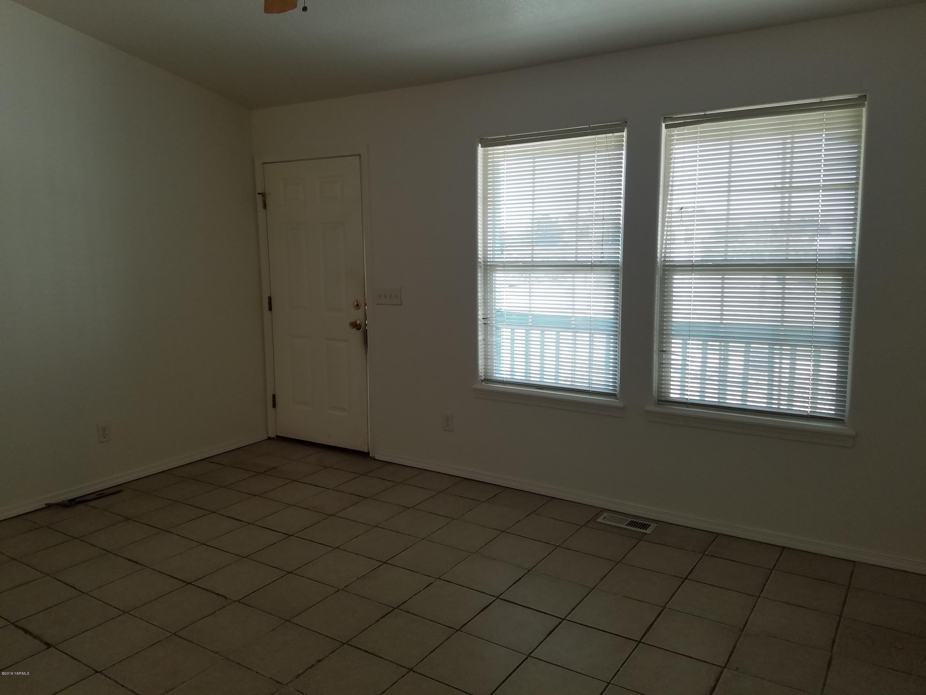 707 Highland Road Grandview, WA 98930 - Photo 7 of 14 64849002_627517661048799_573052861539785