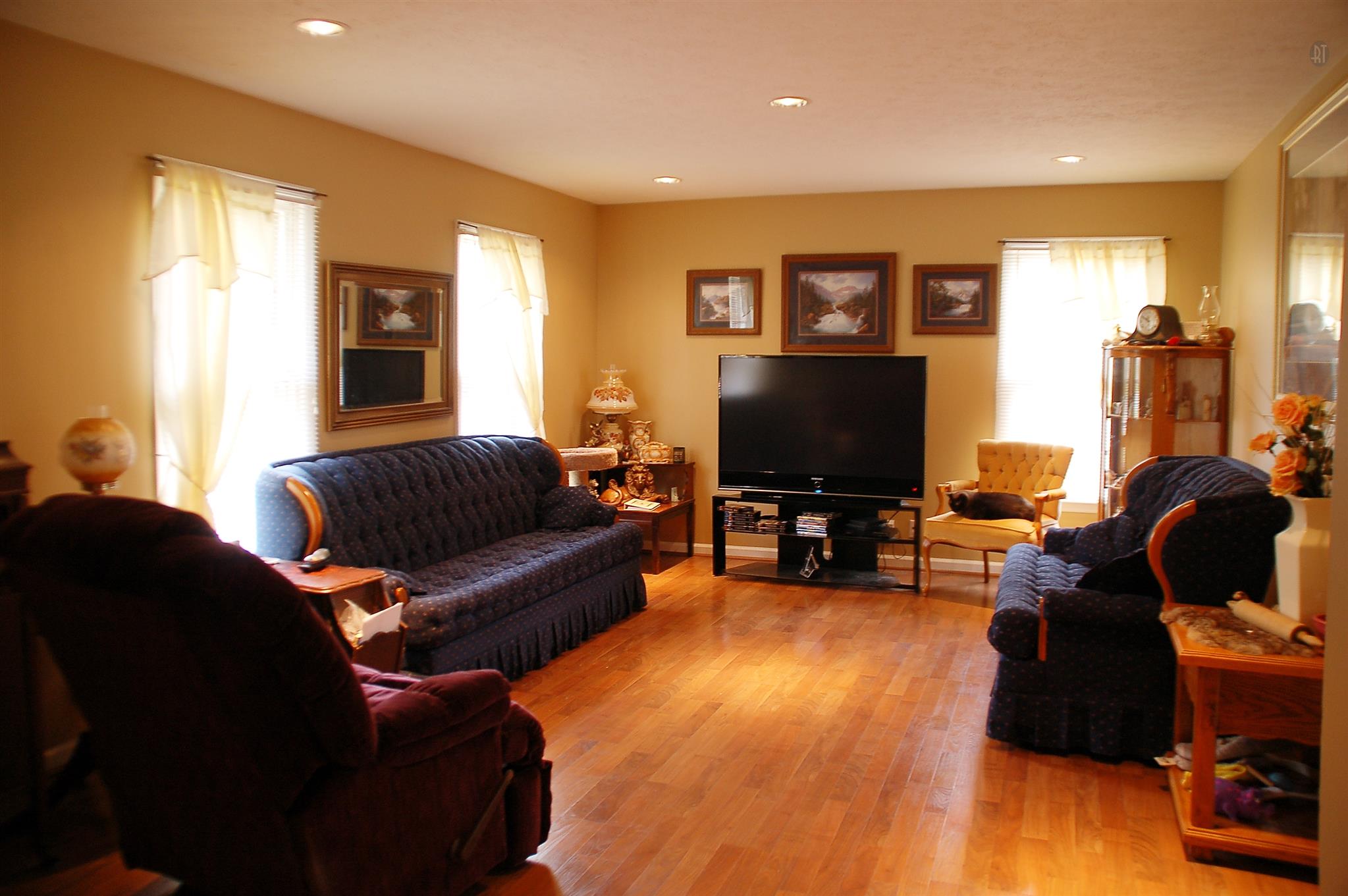 7112 Totty Road Fairview, TN 37062 - Photo 4 of 14 a living room with furniture and a flat screen tv