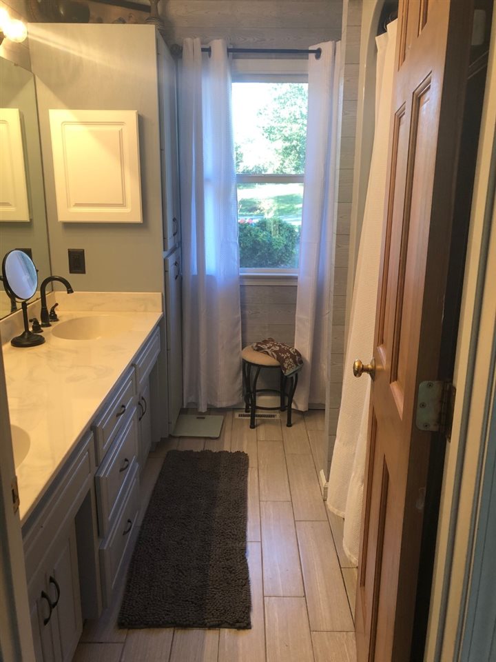 175 Melvin Hill Road Campobello, SC 29322 - Photo 10 of 31
