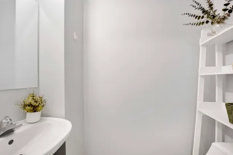 $278,000 | 1678 Trowbridge Court, Unit B, Wheaton, IL 60189