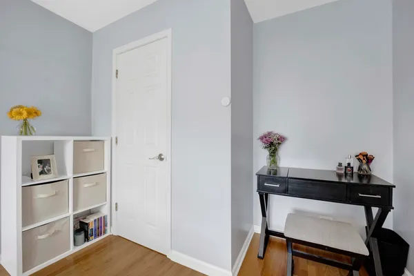 $278,000 | 1678 Trowbridge Court, Unit B, Wheaton, IL 60189