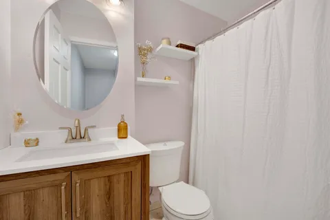 $278,000 | 1678 Trowbridge Court, Unit B, Wheaton, IL 60189