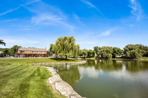 $278,000 | 1678 Trowbridge Court, Unit B, Wheaton, IL 60189