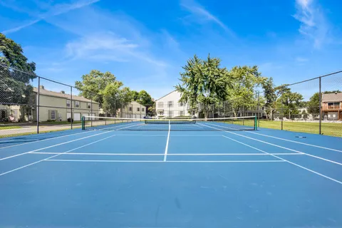 $278,000 | 1678 Trowbridge Court, Unit B, Wheaton, IL 60189