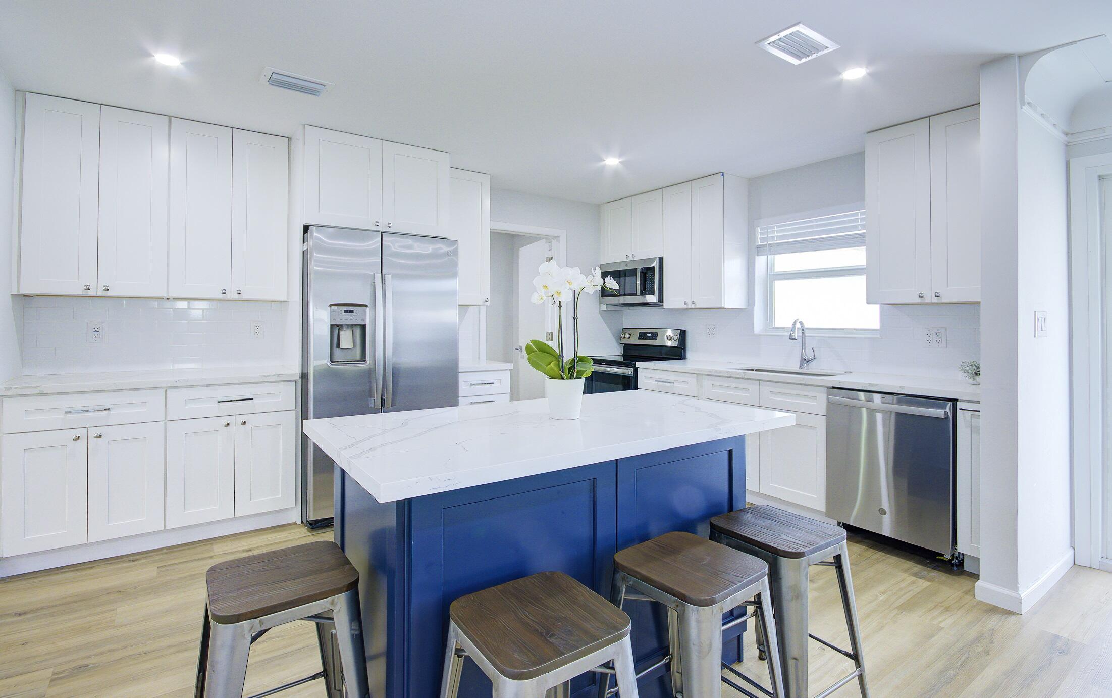 1950 Northeast 30th Street Lighthouse Point, FL 33064 - Photo 18 of 25 1950 kitchen