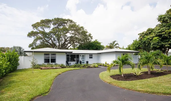 $4,500 | 1950 Northeast 30th Street, Lighthouse Point, FL 33064