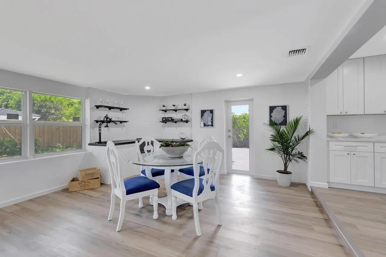 1950 Northeast 30th Street Lighthouse Point, FL 33064 - Photo 21 of 25 dining2 1950