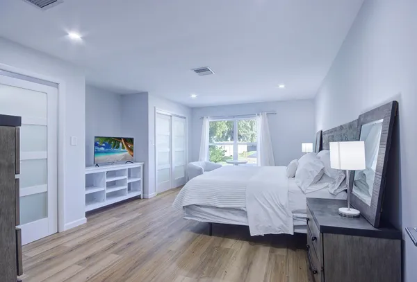 $4,500 | 1950 Northeast 30th Street, Lighthouse Point, FL 33064