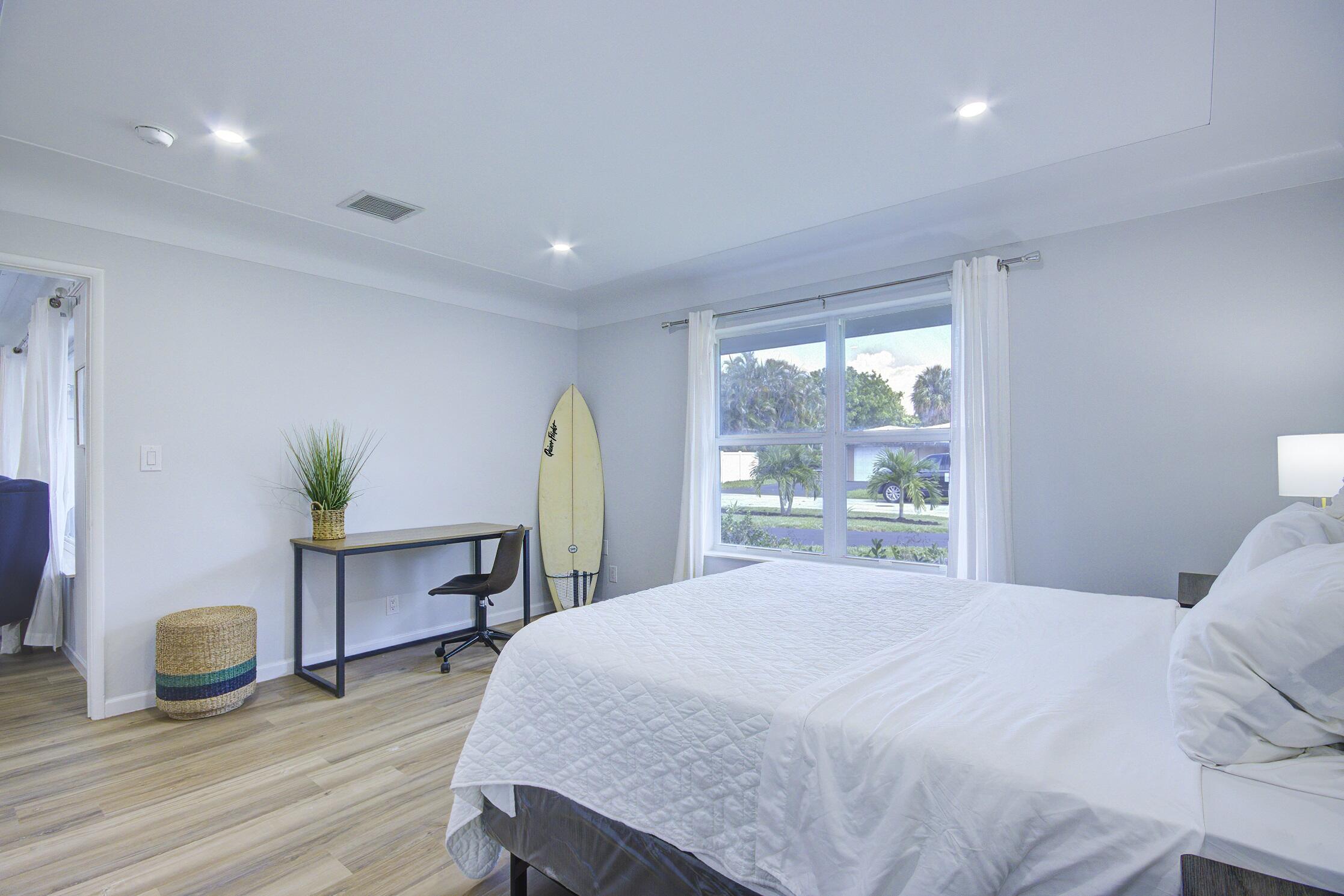 1950 Northeast 30th Street Lighthouse Point, FL 33064 - Photo 10 of 25 1950 front bedroom queen 2
