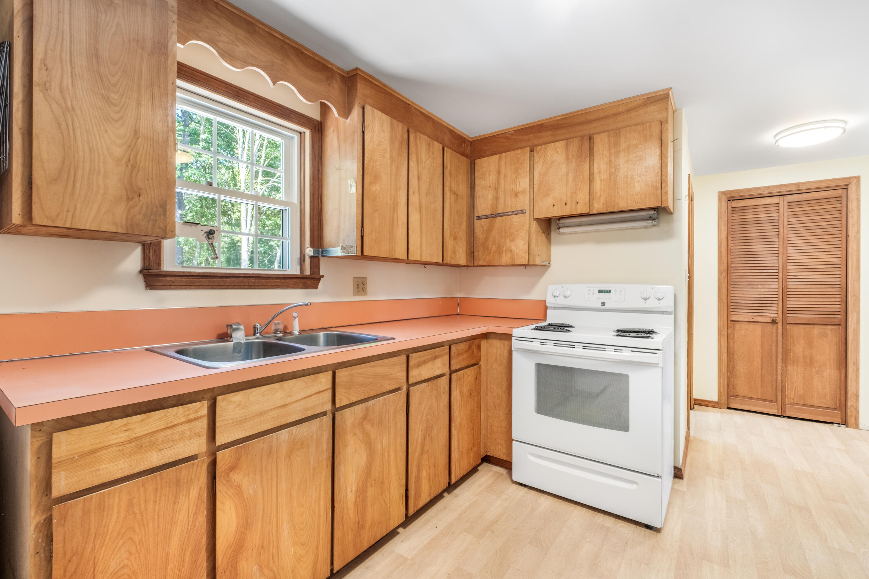 33 Norton Road Kittery, ME 03904 - Photo 7 of 39 DSCF9181