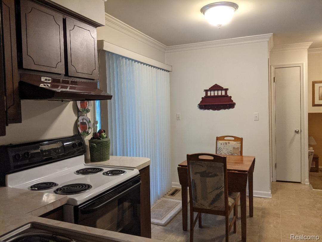 378 Lochaven Road Waterford, MI 48327 - Photo 5 of 13 5.jpg