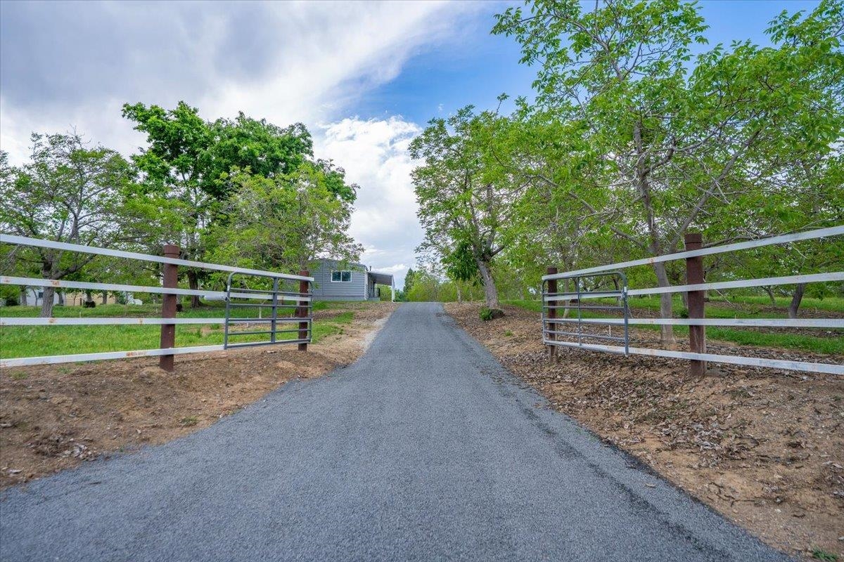 820 Paynes Creek Road Red Bluff, CA 96080 - Photo 26 of 28