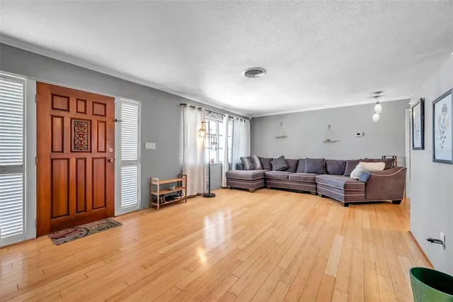 $455,000 | 2825 60th Street North, St. Petersburg, FL 33710