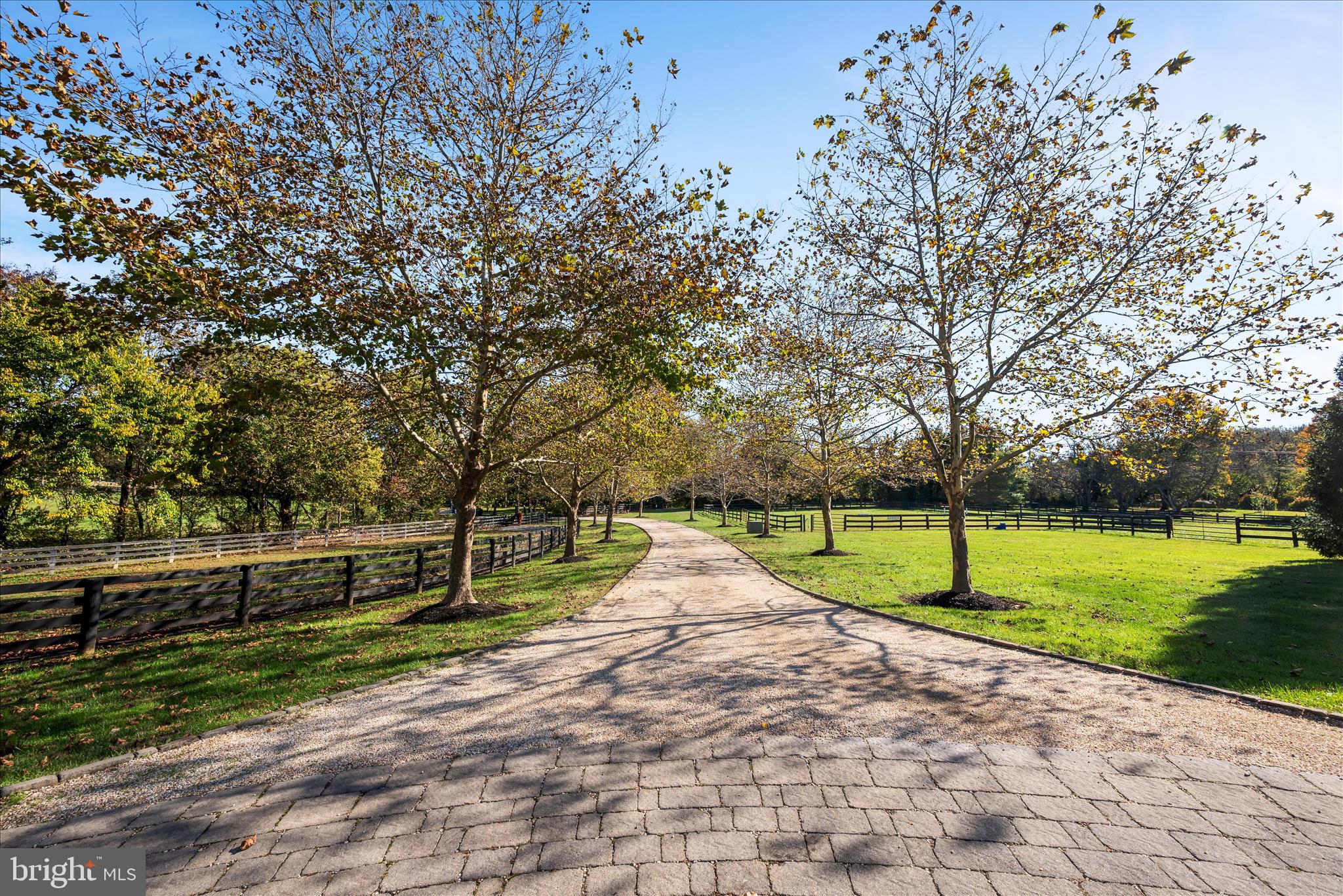 17635 Harmony Church Road Hamilton, VA 20158 - Photo 15 of 104 Pavers and pea gravel driveway