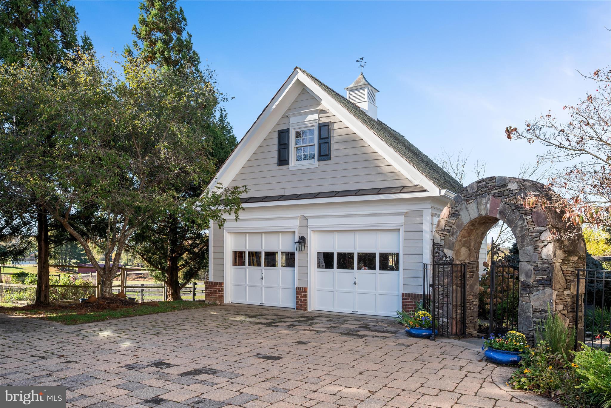 17635 Harmony Church Road Hamilton, VA 20158 - Photo 100 of 104 Second two car garage with staircase to loft.