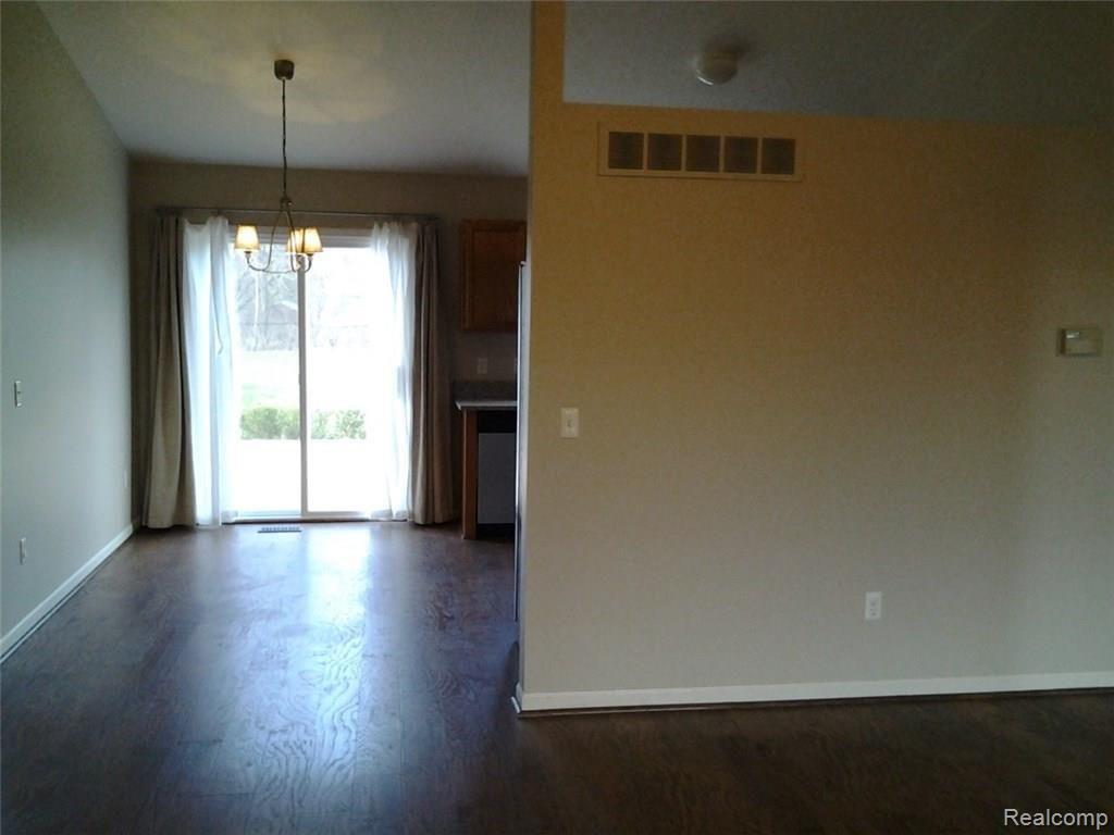 2383 East Maple Road Troy, MI 48083 - Photo 7 of 35 20160413_182645.jpg