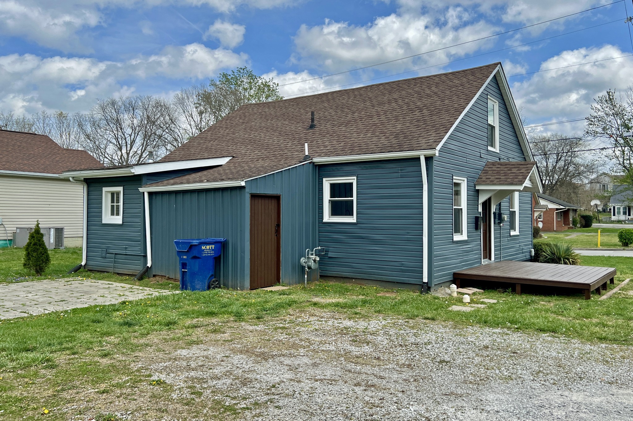401 North High Street Franklin, KY 42134 - Photo 25 of 28 a view of a house with a yard