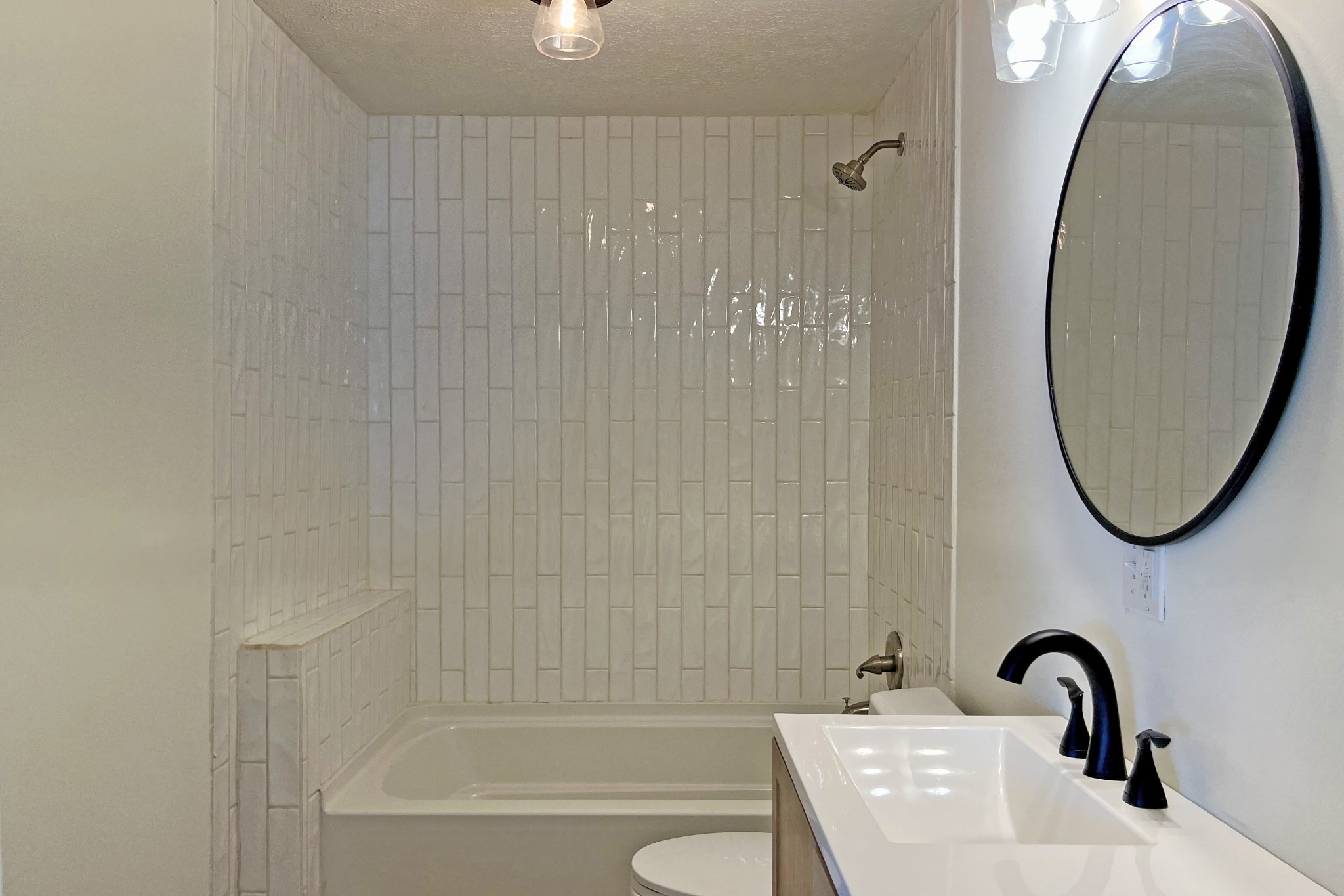401 North High Street Franklin, KY 42134 - Photo 9 of 28 a bathroom with a sink a toilet and a mirror