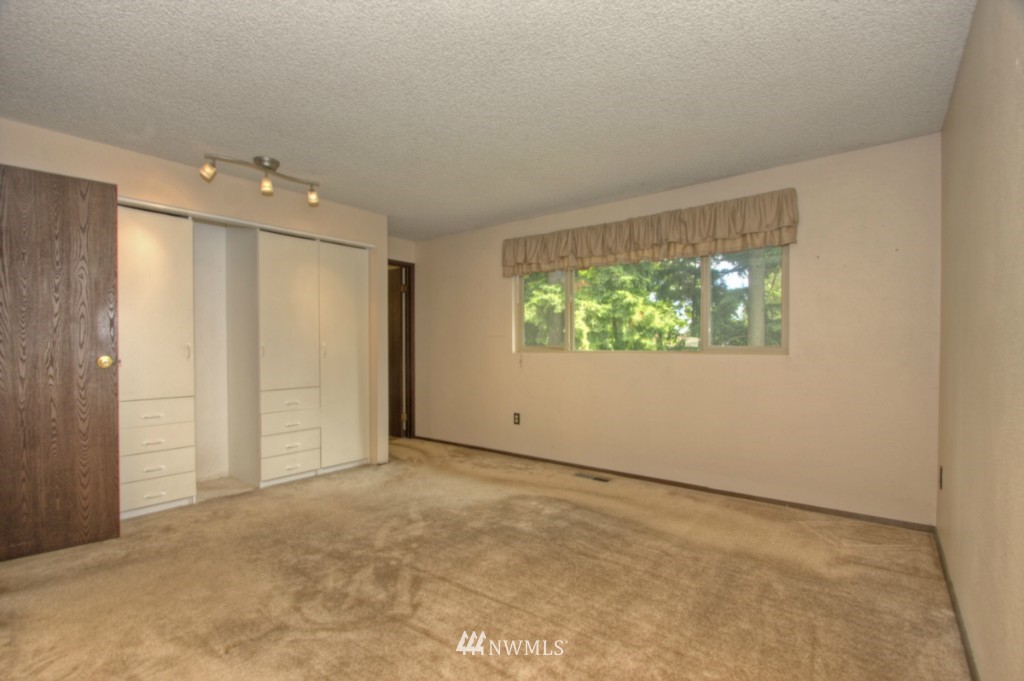 2825 Northeast 21st Street Renton, WA 98056 - Photo 9 of 19 Gallery Image 9