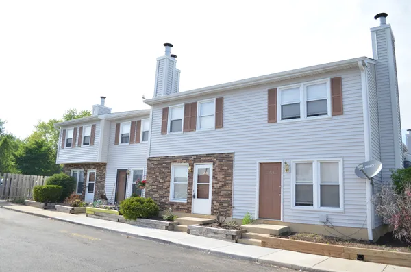 $219,900 | 1235 Marywood Court, Aurora, IL 60505