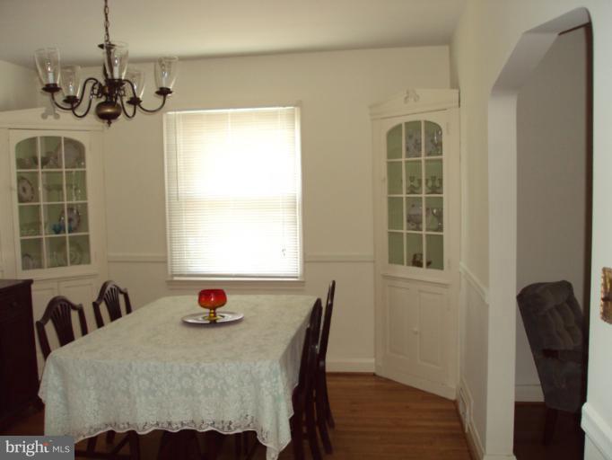 4301 Harcourt Road Baltimore, MD 21214 - Photo 7 of 15 Dining Room