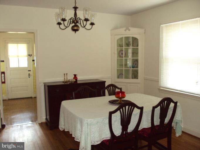 4301 Harcourt Road Baltimore, MD 21214 - Photo 9 of 15 Dining Room