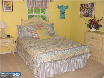46 Warren Way Burlington, NJ 08016 - Photo 9 of 12 Bedroom 2