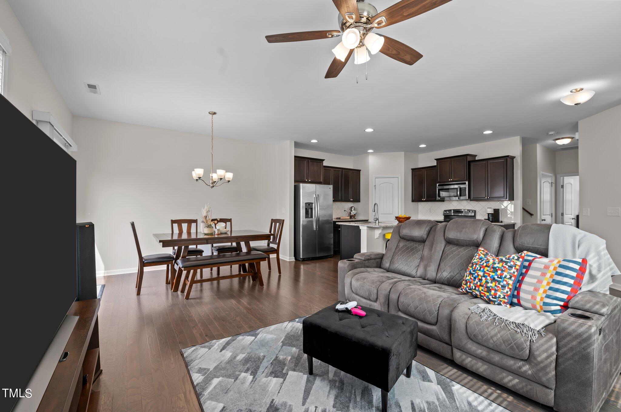 7811 Elmshire Way Raleigh, NC 27616 - Photo 9 of 51 23-web-or-mls-DSC_8915