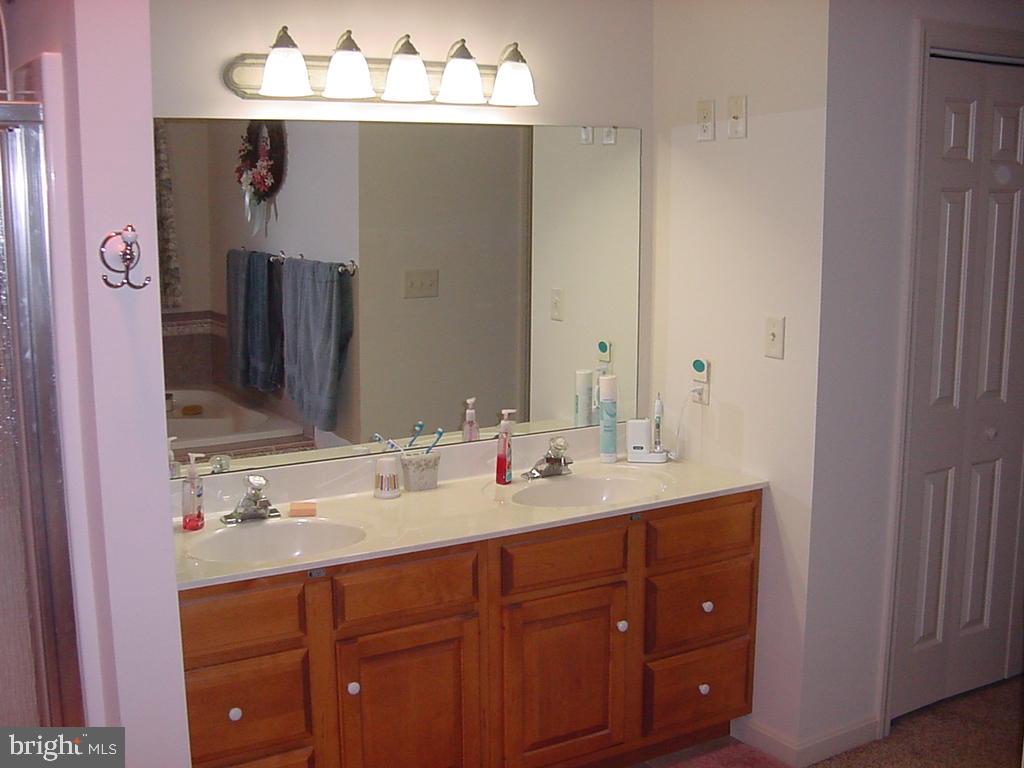 210 West Newport Road Lititz, PA 17543 - Photo 23 of 36