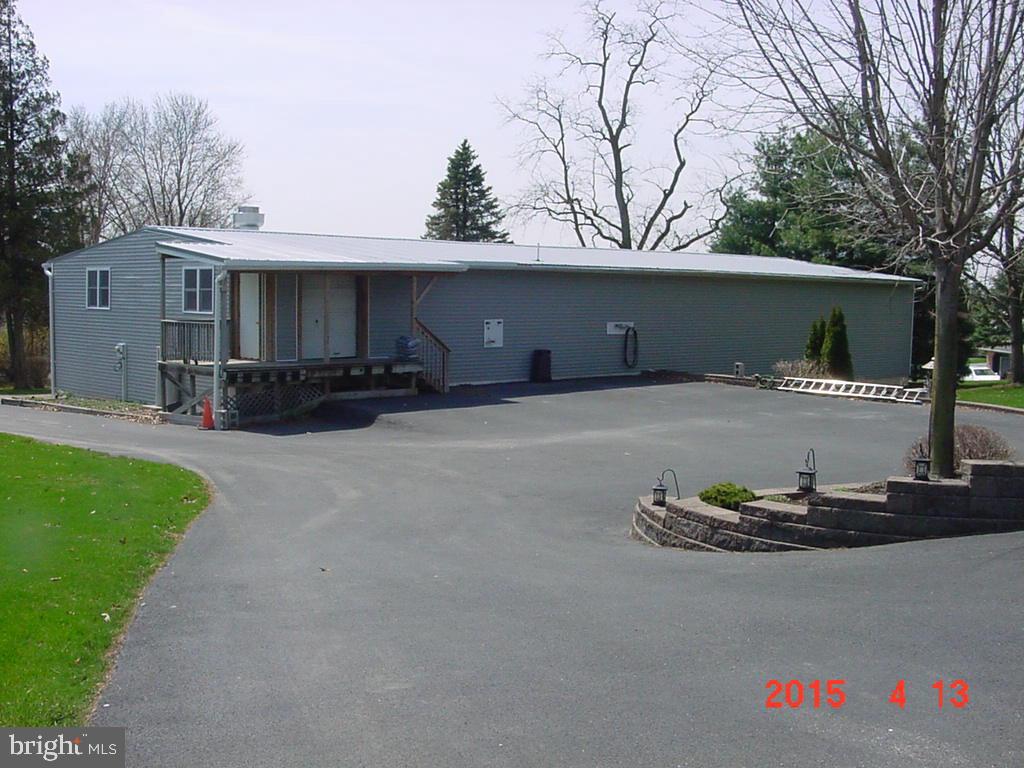 210 West Newport Road Lititz, PA 17543 - Photo 3 of 36