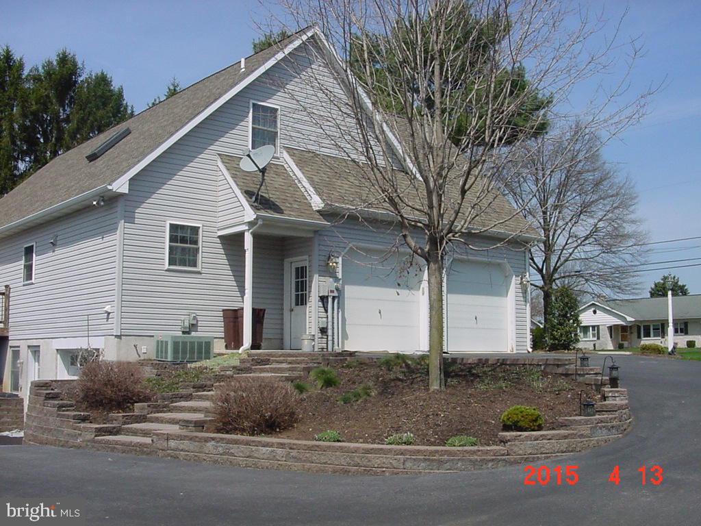 210 West Newport Road Lititz, PA 17543 - Photo 5 of 36