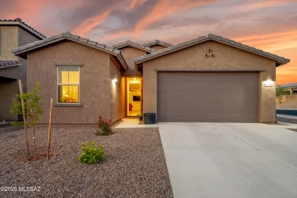 $525,000 | 3354 West Sunlit Peak Drive, Tucson, AZ 85742