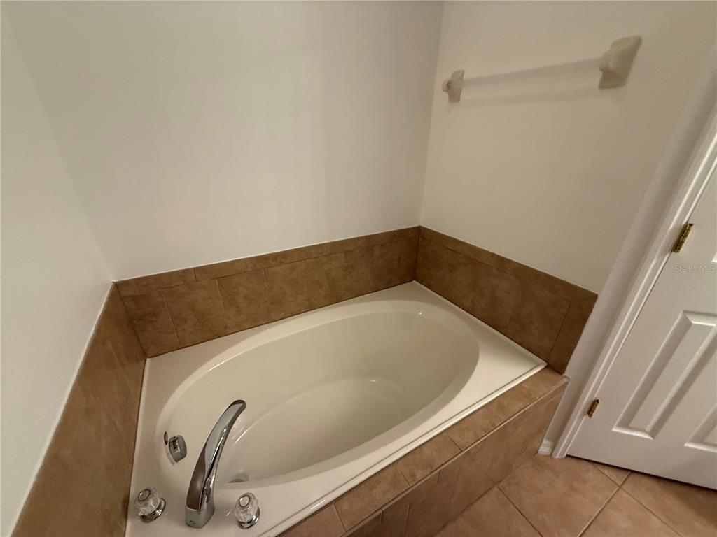 2624 Sweet Magnolia Place Oviedo, FL 32765 - Photo 15 of 25 a close up of a sink