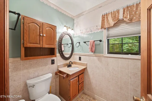 $535,000 | 1111 Cherokee Road, Byrdstown, TN 38549