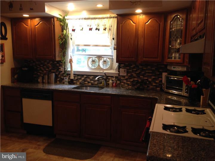 2701 Axe Factory Road Philadelphia, PA 19152 - Photo 9 of 25 Kitchen